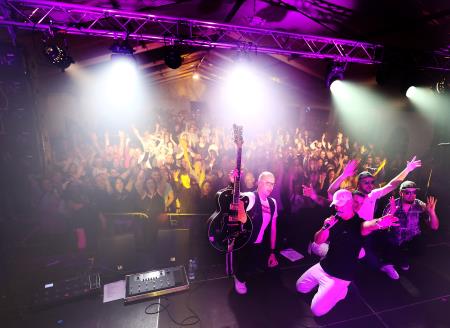 CERKNIŠKA NOČ 08 FLIRT FOTO LJUBO VUKELIČ